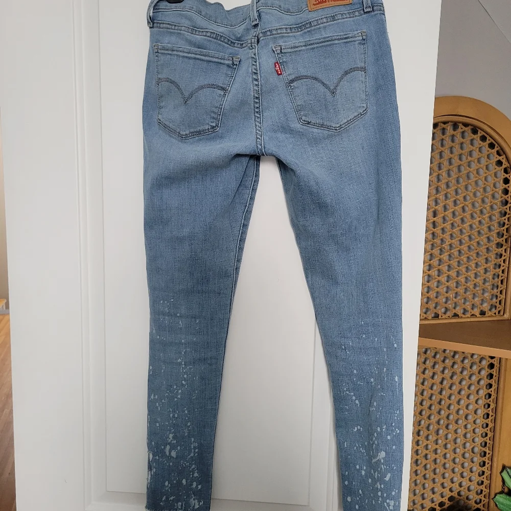 Distressed & Acid-Washed Levi Jeans - Picture 2 of 4